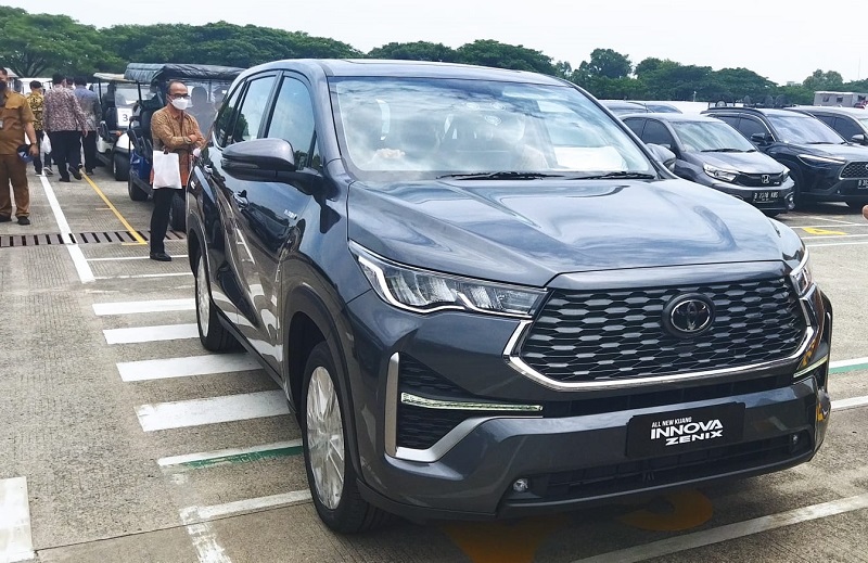 rental mobil innova jakarta