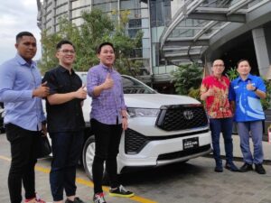 sewa mobil innova zenix hadir ke acara