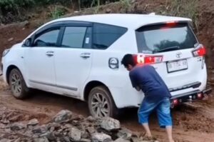 Inilah Penyebab Kenapa Mobil Loyo di Tanjakan
